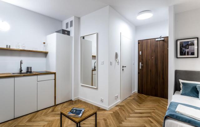 Apartment Za Kulisami Z Prywatnym Parkingiem